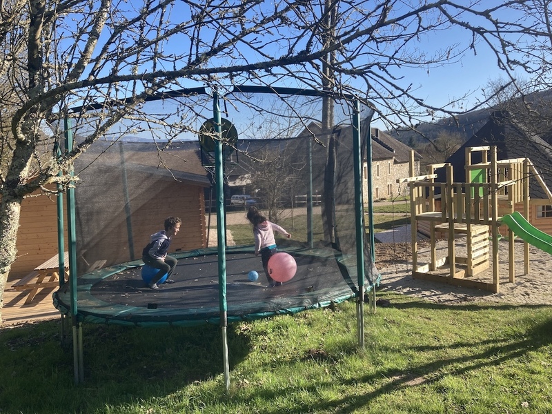 trampoline et aire de jeu Finlandain